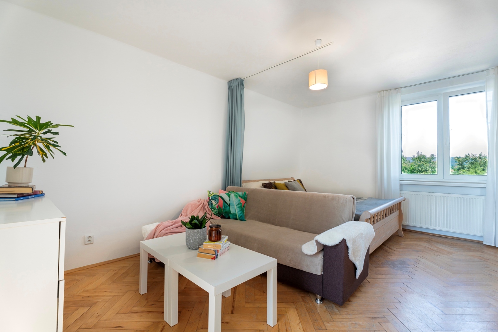 EXKLUZÍVNE NA PREDAJ 1-IZBOVÝ BYT S BALKÓNOM NA NÁBREŽNEJ ULICI V TRENČÍNE